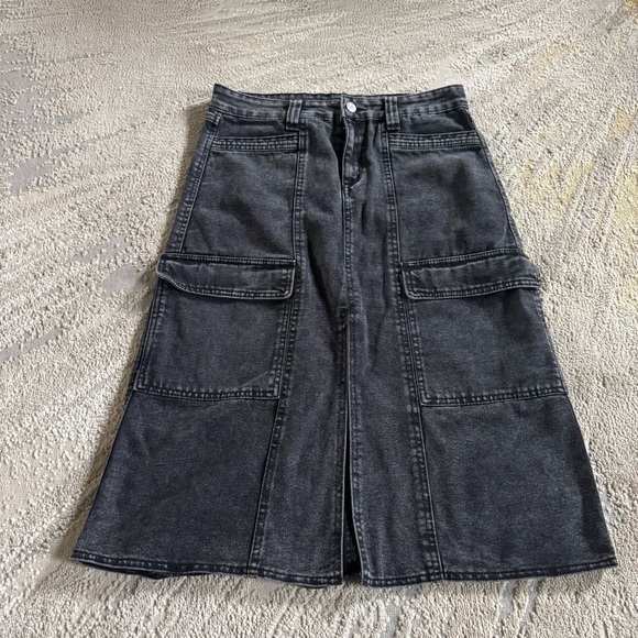 Sincerly Jules Dresses & Skirts - Sincerely Jules denim midi skirt jean Utility cargo pockets Washed Black slit 29